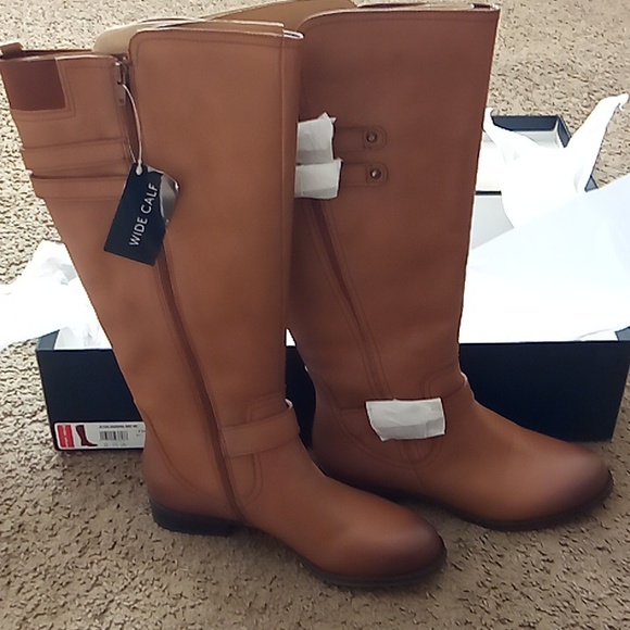 Naturalizer💜 - Picture 2 of 4